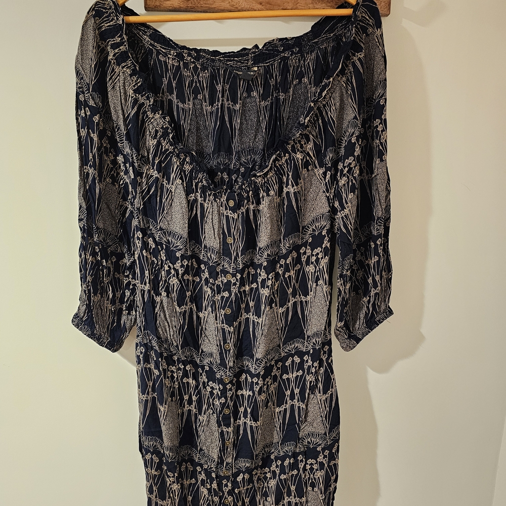 Banana Republic Black and Cream Blouse